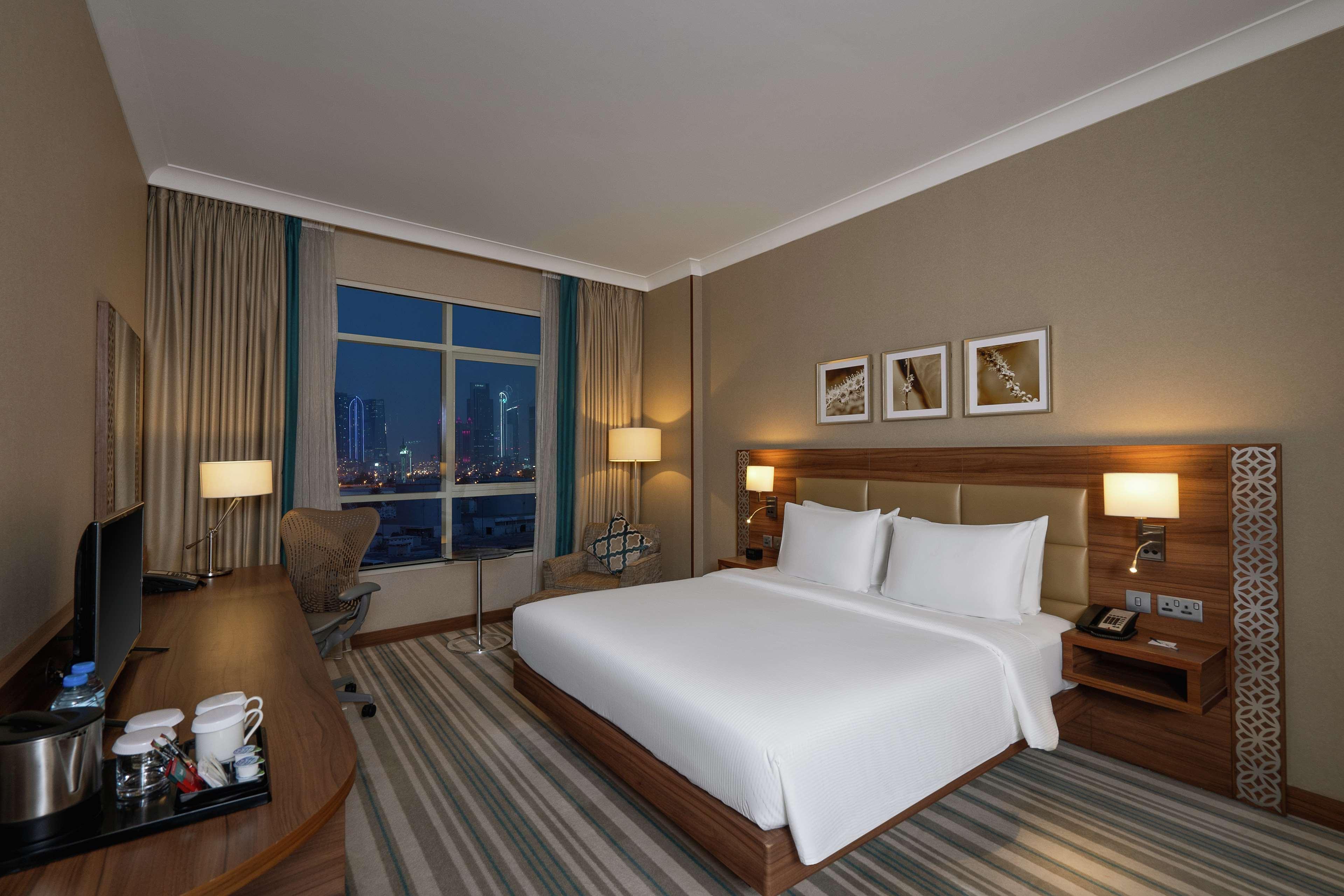 Hilton Garden Inn Dubai Al Mina - Jumeirah Zewnętrze zdjęcie