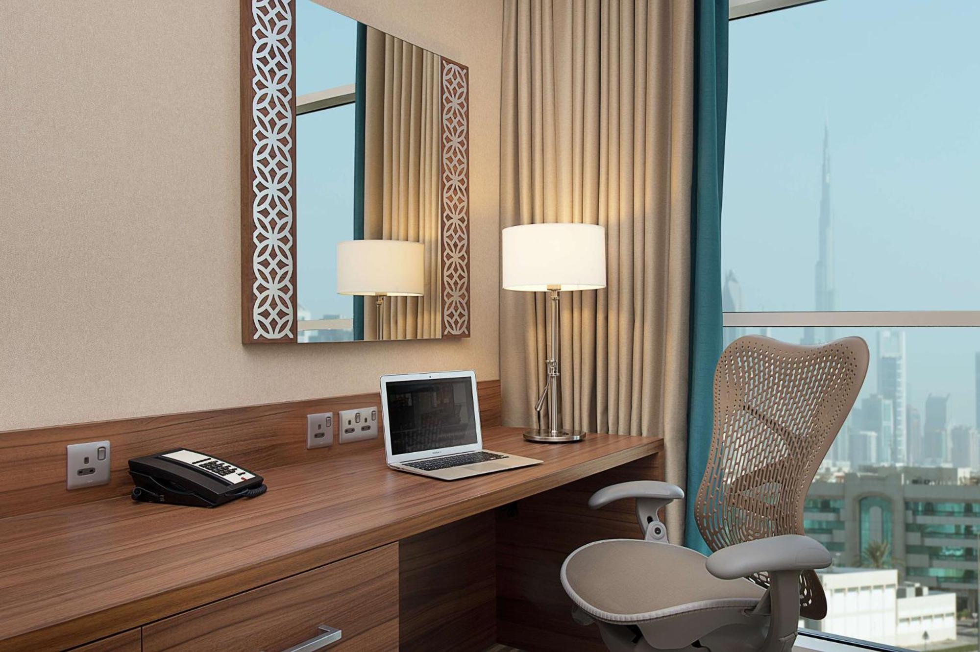 Hilton Garden Inn Dubai Al Mina - Jumeirah Zewnętrze zdjęcie