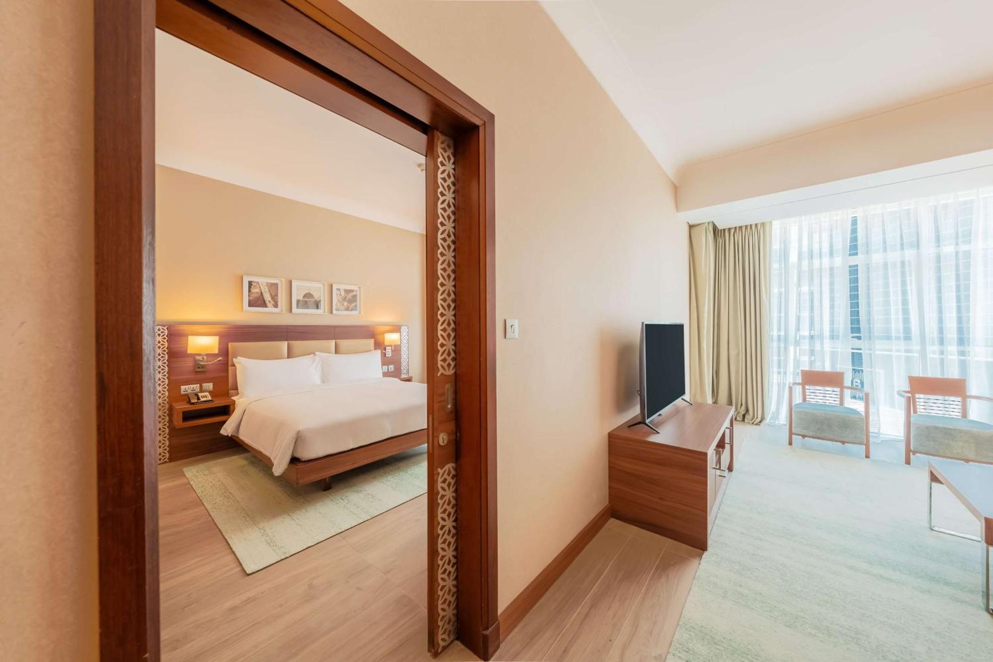 Hilton Garden Inn Dubai Al Mina - Jumeirah Zewnętrze zdjęcie