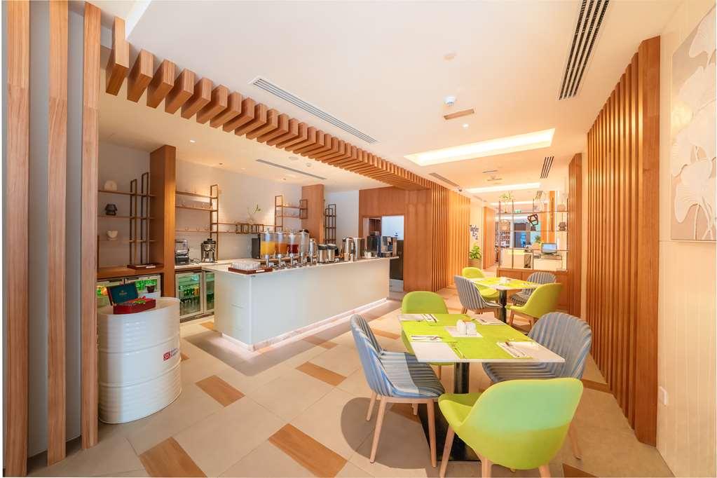 Hilton Garden Inn Dubai Al Mina - Jumeirah Restauracja zdjęcie